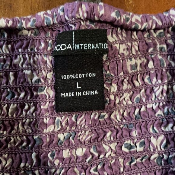 SWEETHEART BUSTLINE Tunic Top with Smocking! - Picture 6 of 9